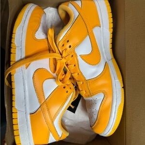 Nike Women's Yellow and White Low-Top Sneakers